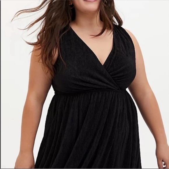 NWT Torrid Crinkle Knit Skater Midi Dress Black Sleeveless - Picture 2 of 5